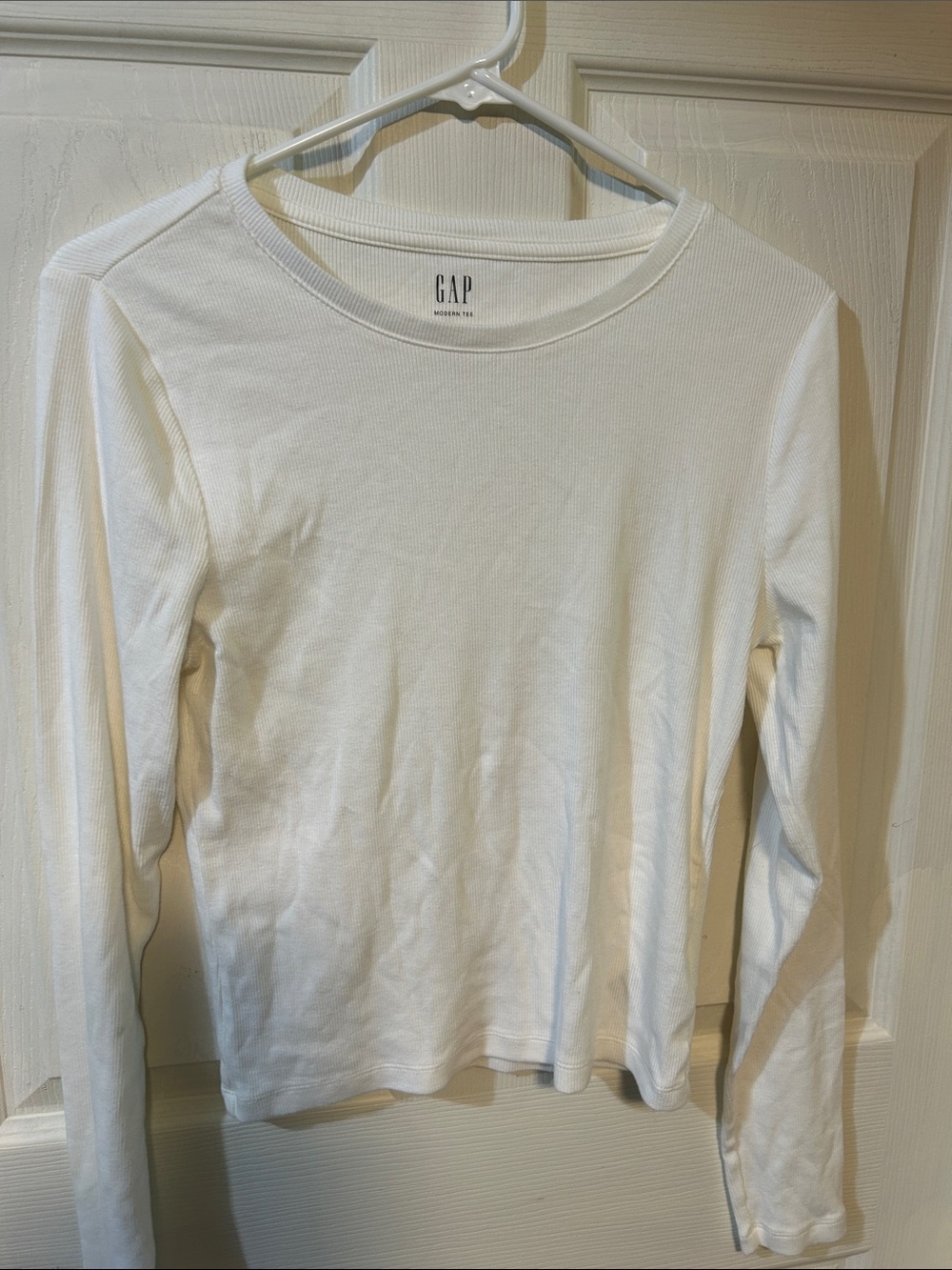 GAP White Long Sleeve Ribbed Crewneck Tee